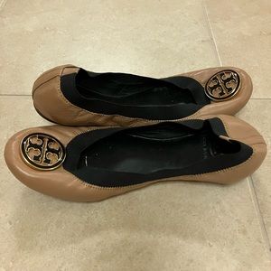 Tory Burch flats tan & black